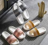 CHANCLETAS DE MARCA DE VARIOS COLORES IDON